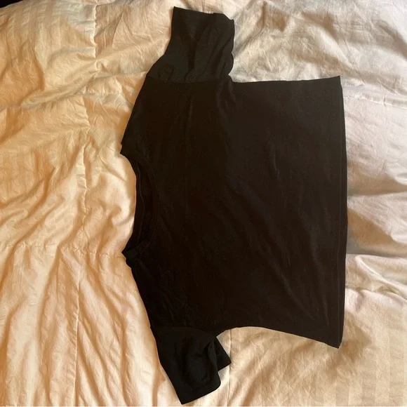 Two cropped tshirts off of Amazon! - Picture 5 of 6